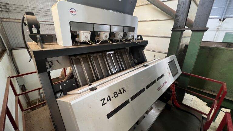 khách hàng máy tách màu